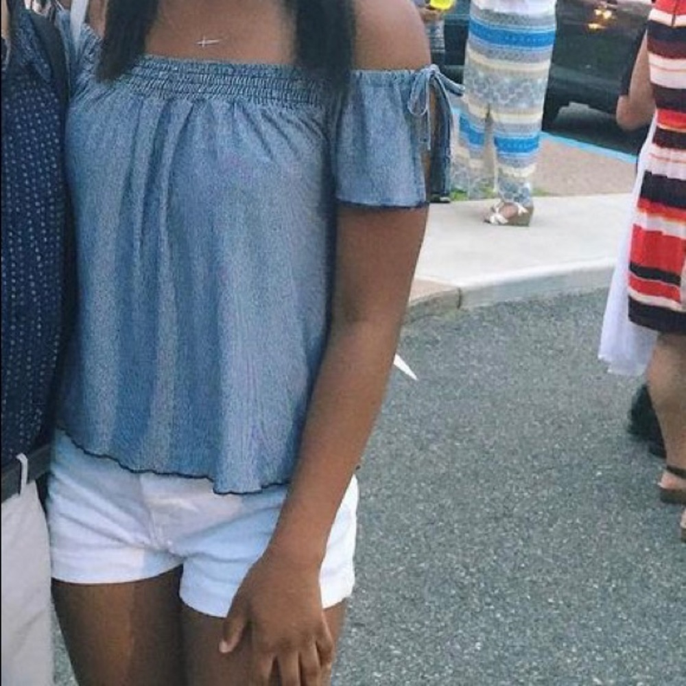 American Eagle off the shoulder summer top